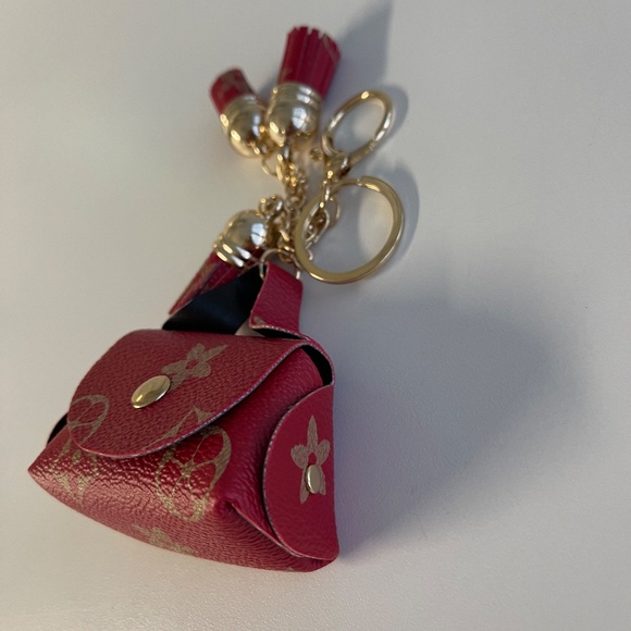 New Luxury Inspired Red Handbag w tassles Key chain and bag charm - Picture 2 of 2